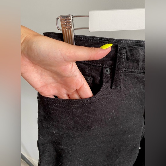 Levi’s Mid-Length High Waisted Shorts - Picture 3 of 3